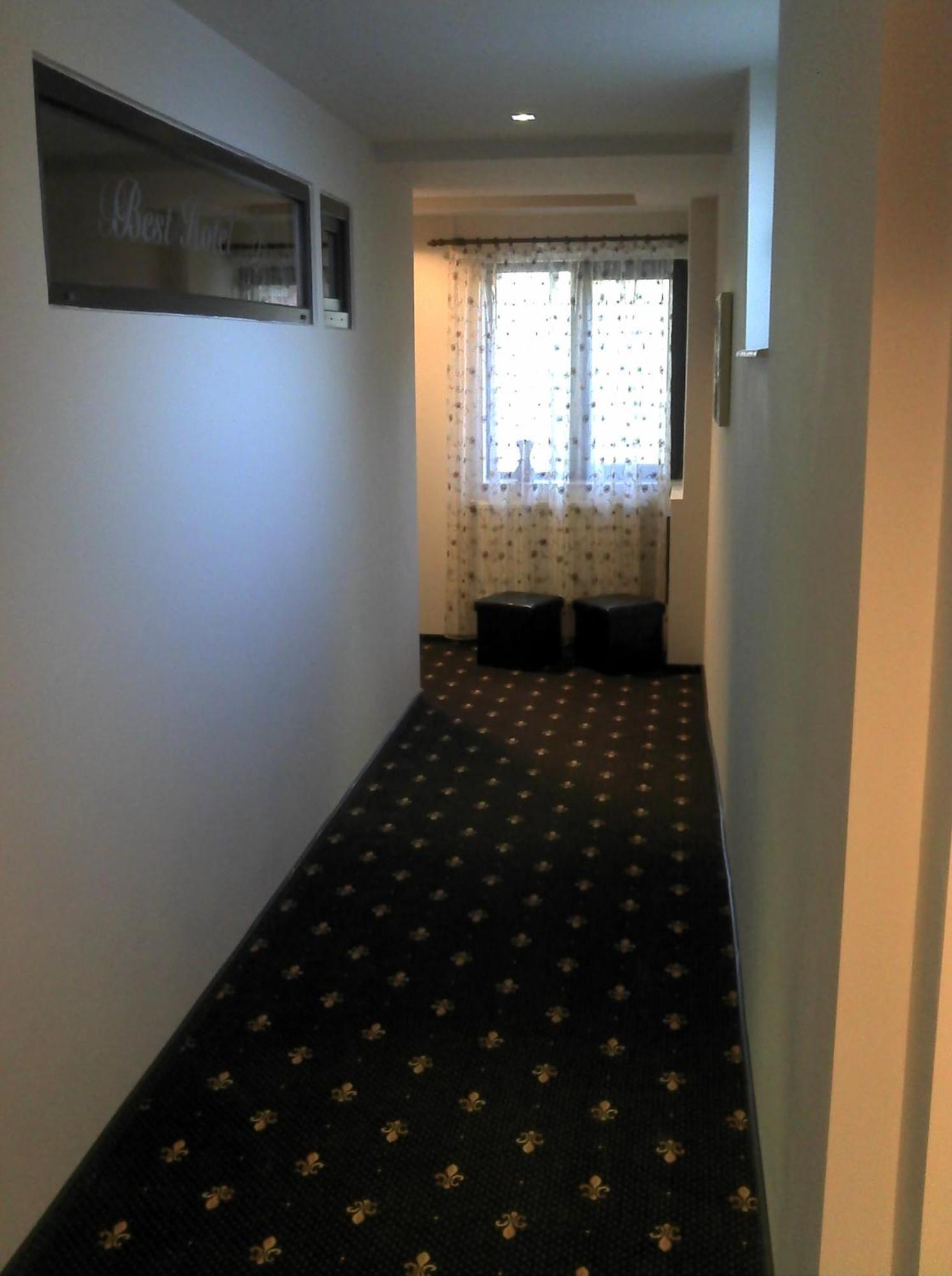 Best Hotel Vajdahunyad Kültér fotó
